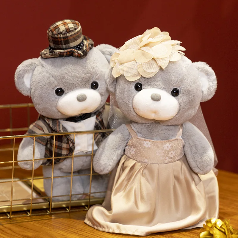 新しいウェディングドレスを着たクマのカップルセットぬいぐるみ、ロマンチックな新郎新婦のテディベア、柔らかく抱き心地の良いホームデコレーション
