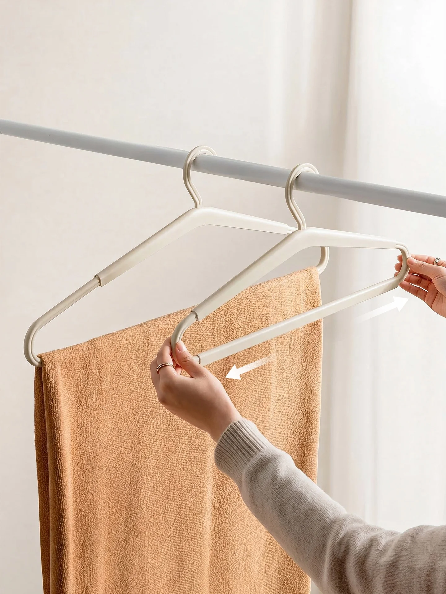 cabide-de-plastico-ajustavel-para-roupas-ideal-para-dormitorios-estudantis-suporte-para-secar-cobertores-e-toalhas-utilitario-domestico