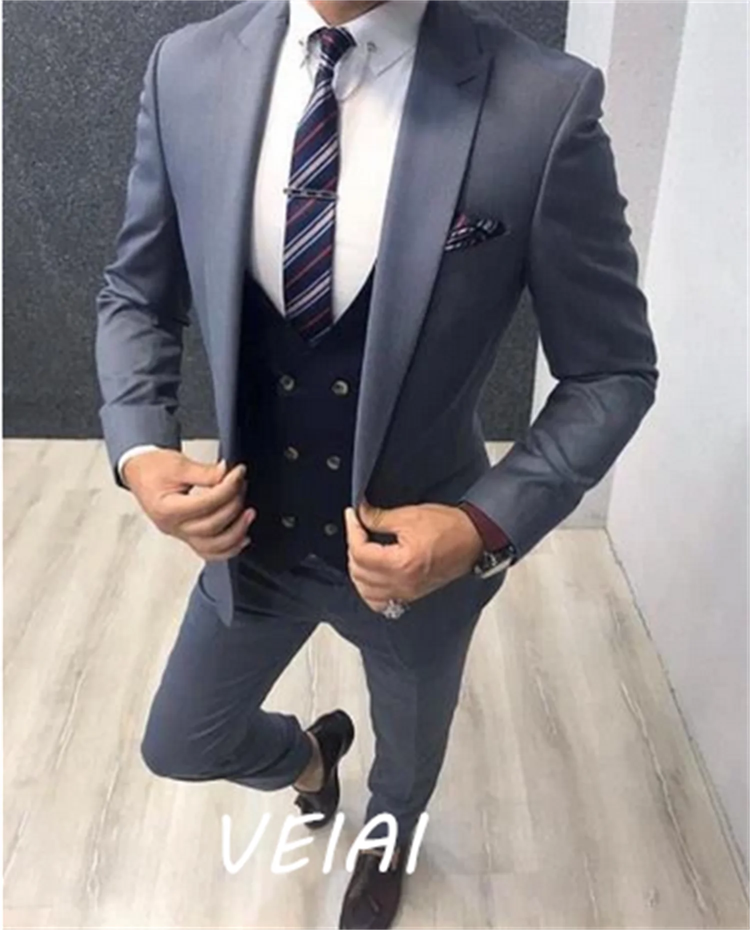 

CustomizedWhite Peak Lapel Slim Fit Mens Suits 3 Pieces Tuxedos Terno Masculino Groom Wedding Prom Costume Homme Blazer