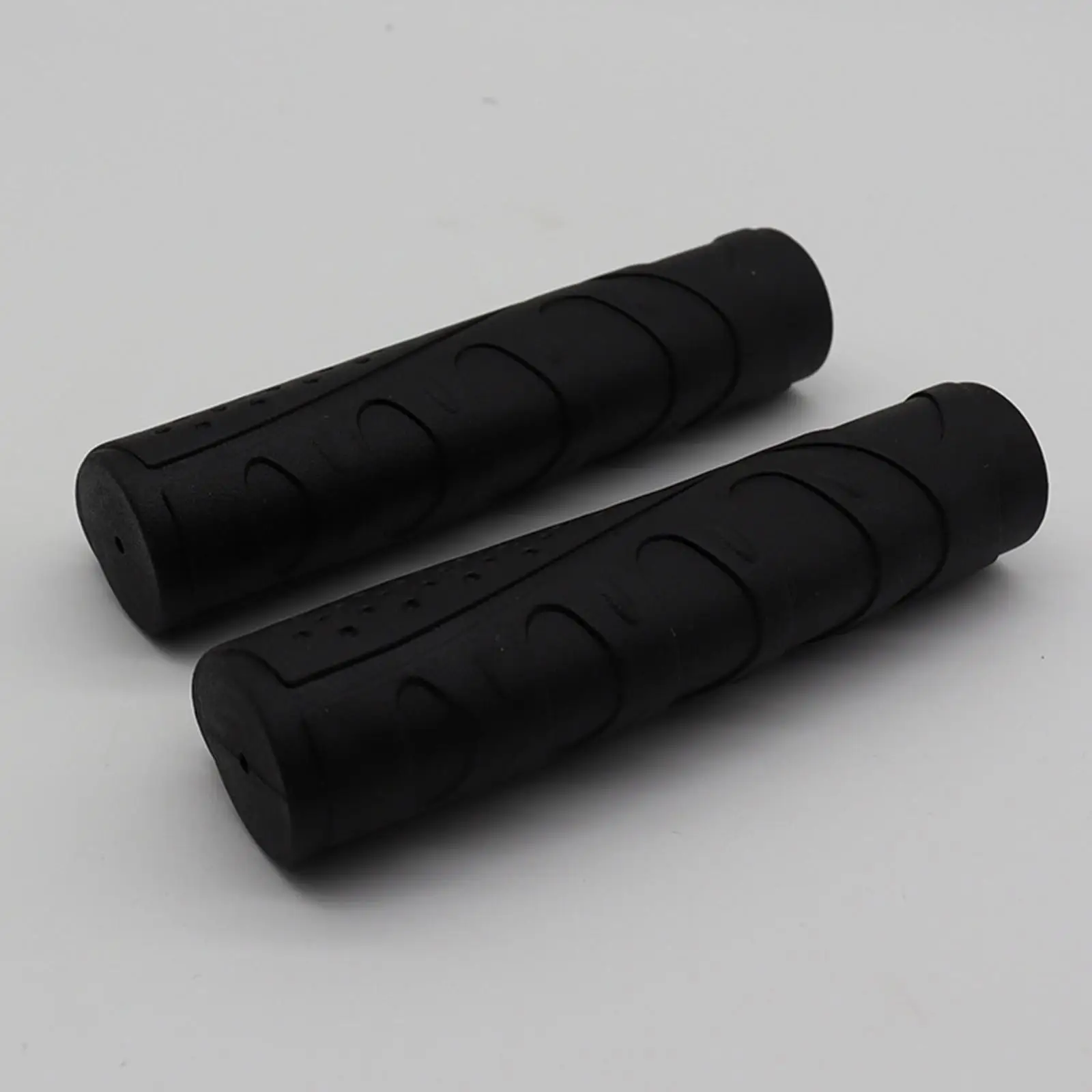 2x Premium Bicycle Handlebar Grips Dia 2.2cm Sleeve Non Slip Cover Length 132mm Waterproof Rubber Bike Handle Grips for Bikes