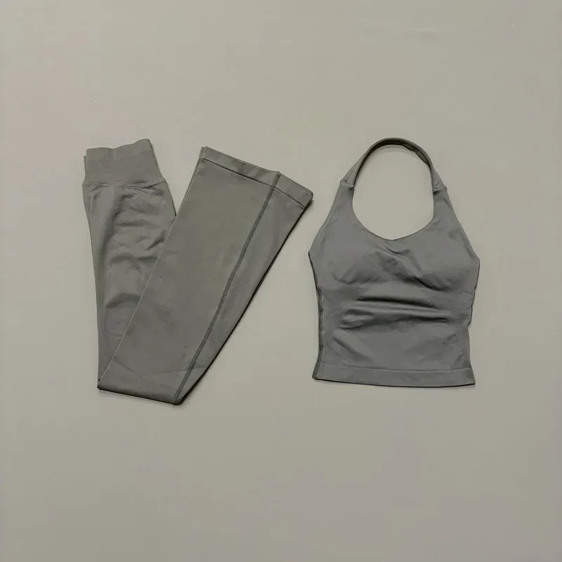 2-teiliges Flare-Leggings-Set: Nahtloses Neckholder-Sporttop und einfarbige Hüftlift-Flare-Hose für Damen – Ideal für Workout & Fitness – Detail 23