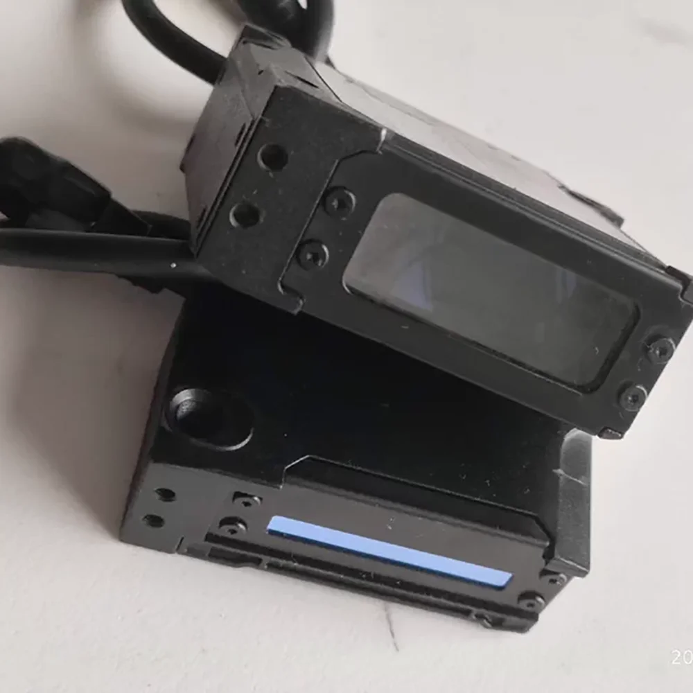 The laser sensor IG-028