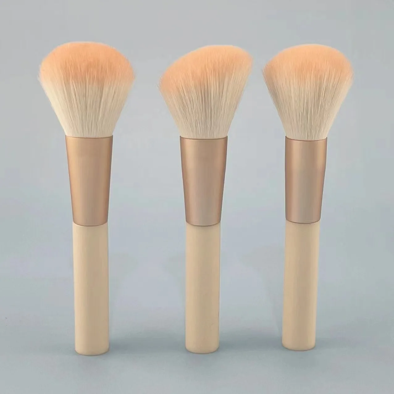 Large Portable Short Style Loose Powder Grooming Brush Makeup Tool Fiber Silk Makeup Brush Powder Blusher Brush