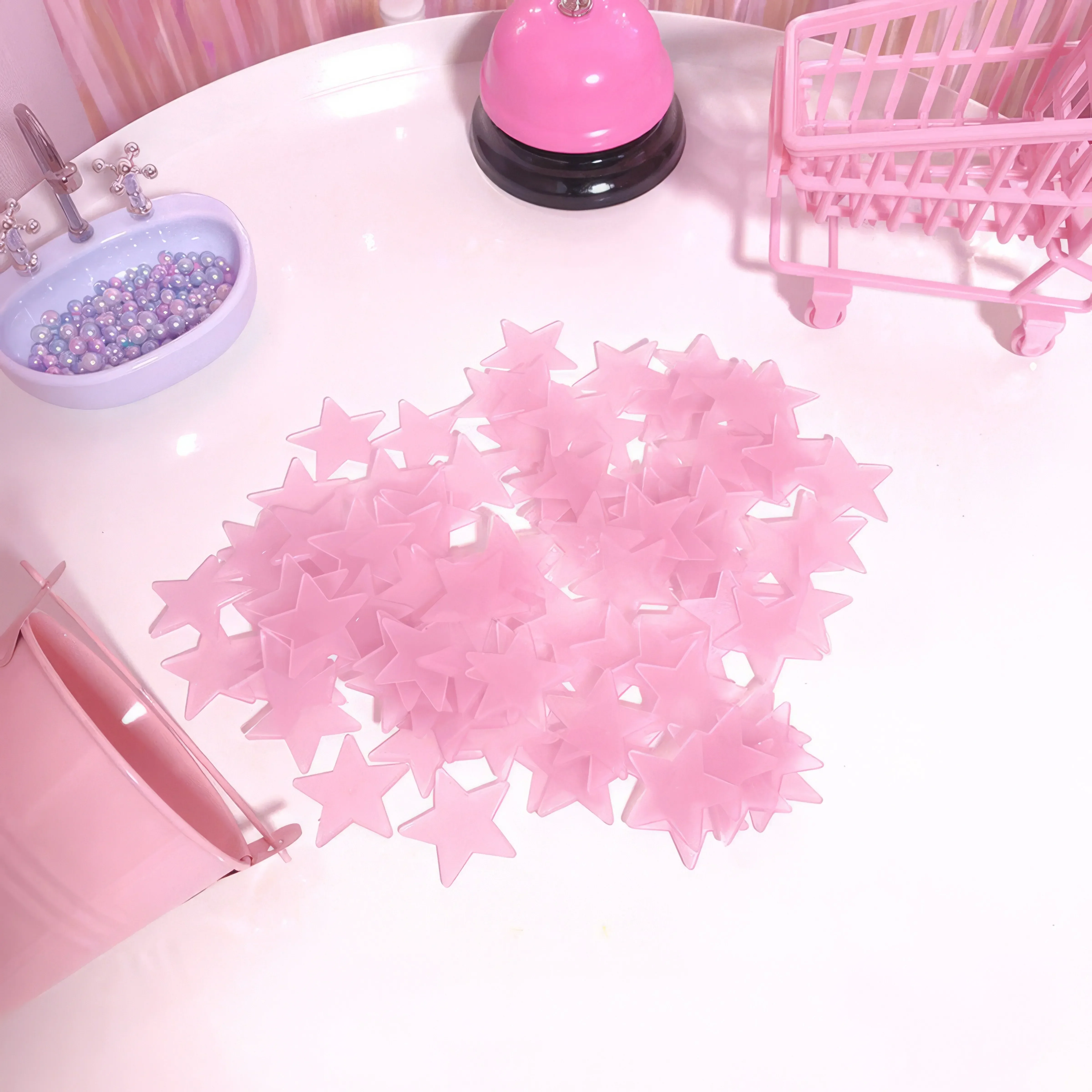 

100 Pieces Luminous Star Ceiling Stickers Fashion Fluorescent Wall Art For Bedroom Decor