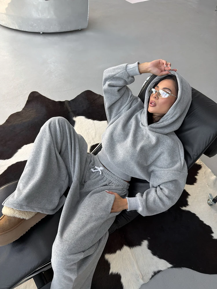 

Весенне-осенний женский костюм: прямые брюки и толстовка с капюшоном, длинные рукава, топ с капюшоном + брюки с высокой талией и широкими штанинами на шнурке, комплект из двух предметов