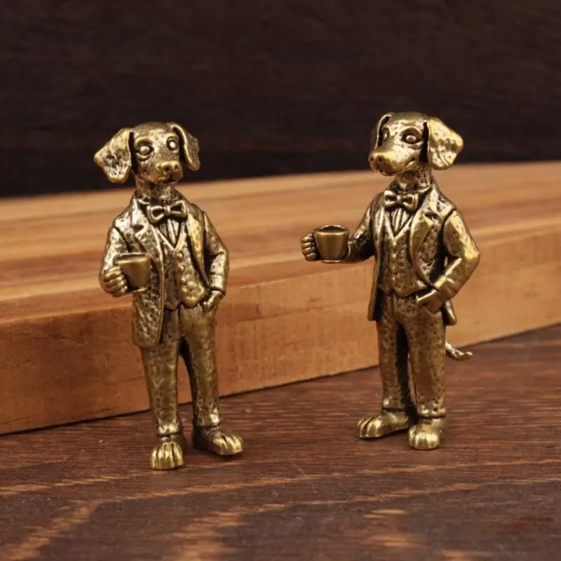 Handgefertigte Messingfigur eines Gentleman-Hundes mit charmantem Fliegenkragen, Teetrinkender Welpen-Statue für die Dekoration von Bücherregalen zu Hause, Kunsthandwerksgeschenk – Detail 3