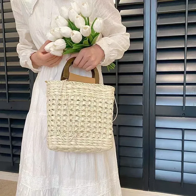 Woven Straw Handbag Large Capacity Summer Beach Travel Bag for Women Shoulder Messenger Style view 2