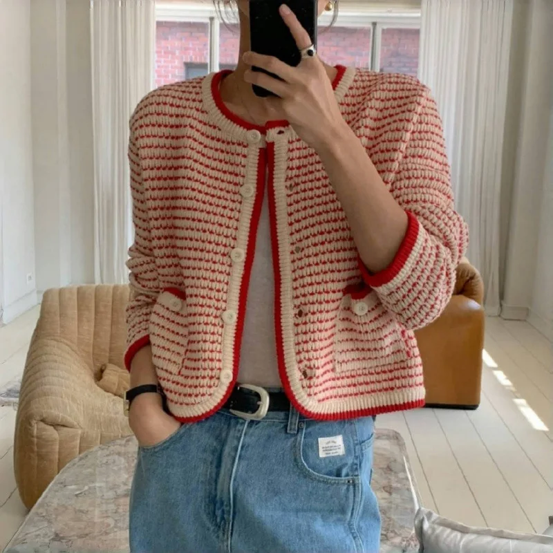 

Korean-style 2025 New Autumn and Winter Warm, Retro, Elegant Color-blocked Knitted Cardigan Short Coat Sweater for Women