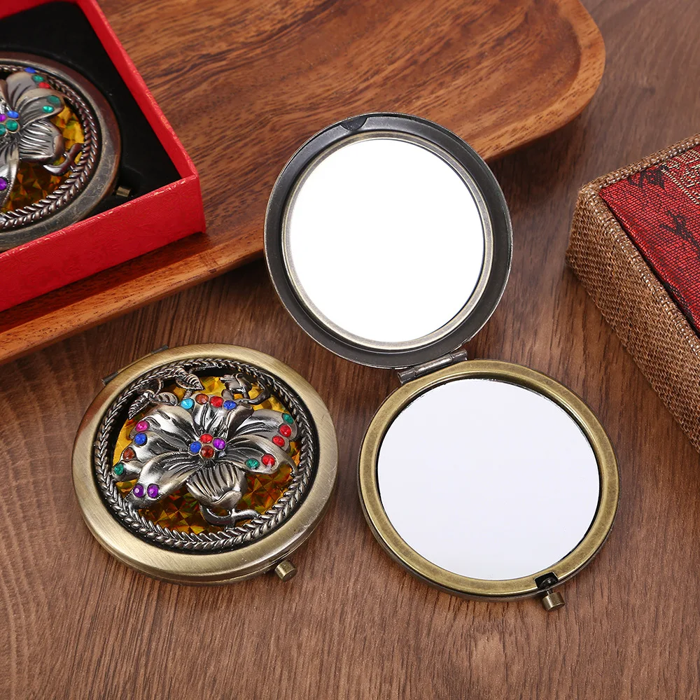 Round Compact Mirror Vintage - Style Mini Metal Makeup Mirror Women's Gift Pocket Folding Double-sided Makeup Mirror 7cm