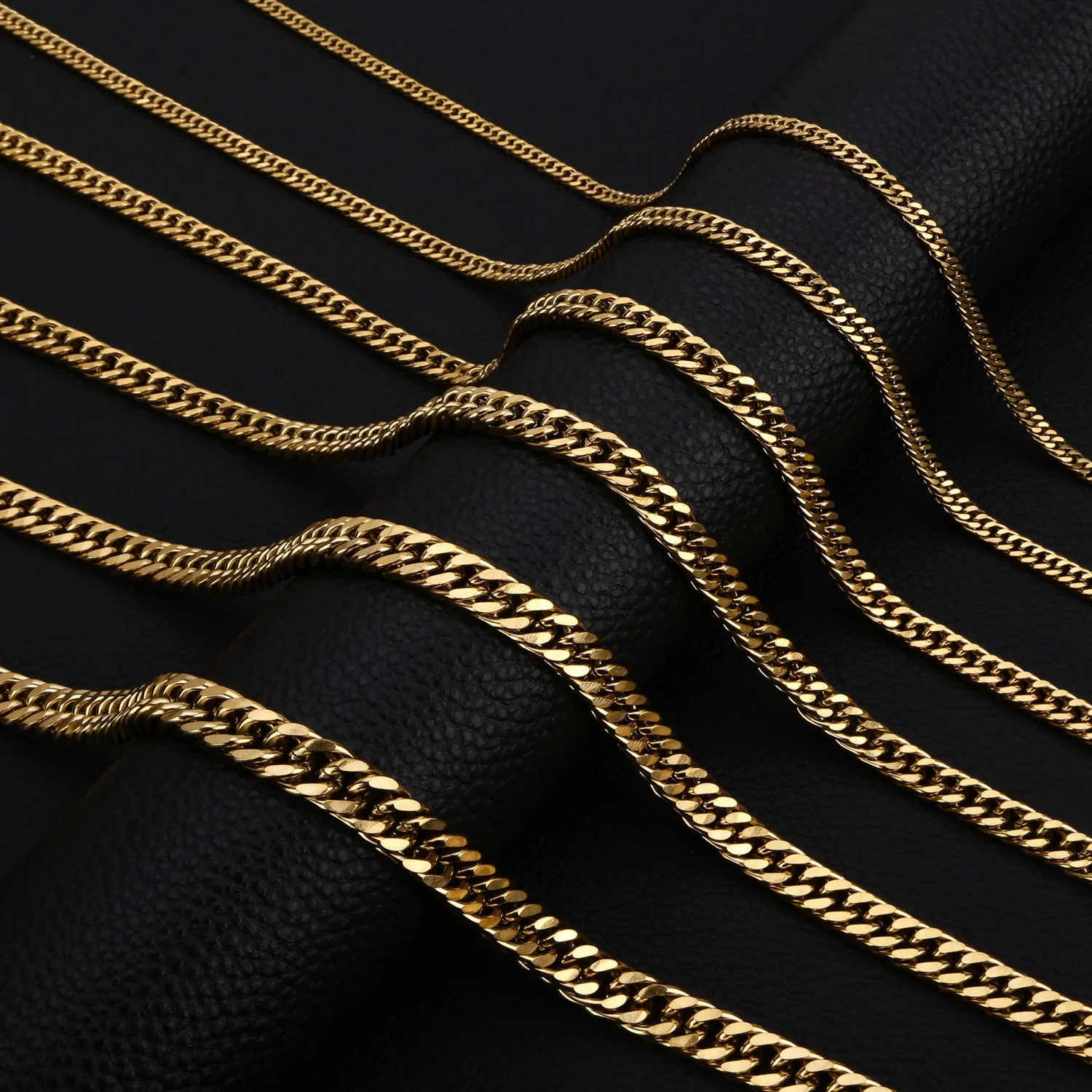 Edelstahl Kubanische Kettenkette in Goldfarbe, Titanstahl Herrenkette, Einfacher Schmuck, Modisches Accessoire, Geschenk – Detail 4