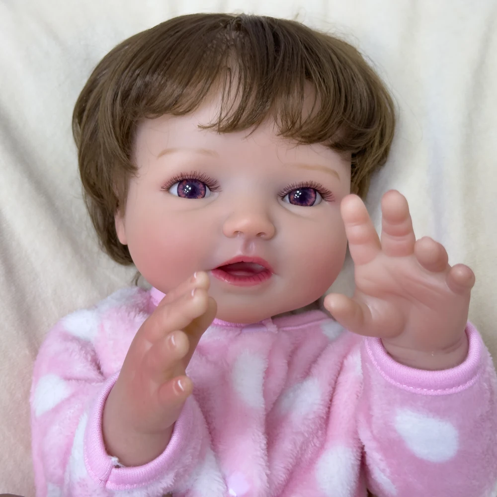 دمية أطفال من الفينيل ريبورن مقاس 18 بوصة، زي وردي قطيفة، تعبير لطيف، عيون رائعة، جسم قابل للتمرين، شعر متجذر يدويًا، صندوق ألوان