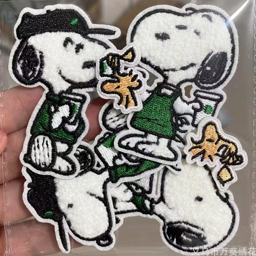 6piece New Kawaii Snoopy Felt Embroidered Self-paste Cute Cartoon Japanese Decorative Stickers Gifts DIY Clothes Decoration toy