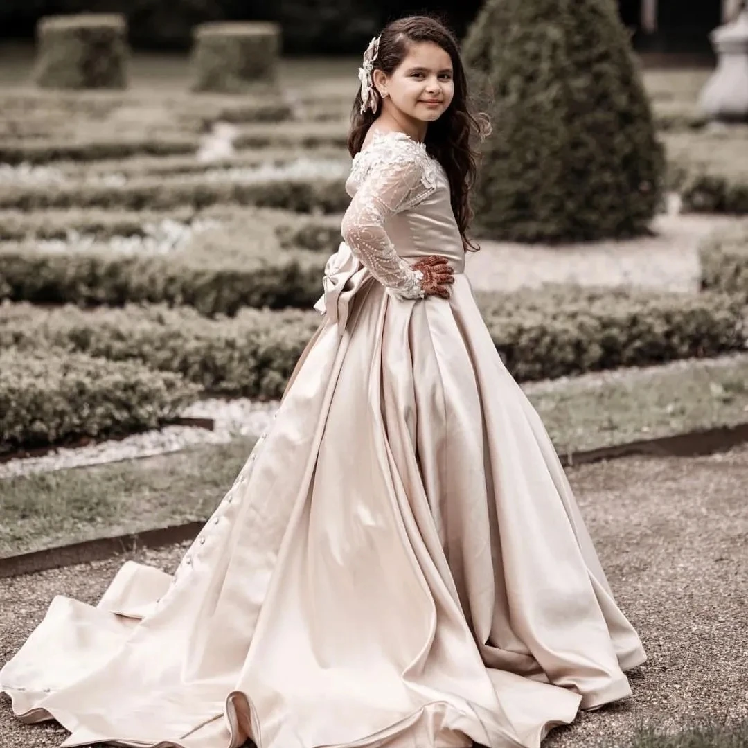 2023 Champagner Prinzessin Blumen mädchen Kleider Juwel Hals Spitze Perlen lange Ärmel Bogen Kleid kleine Kinder Ball Geschenk Feier