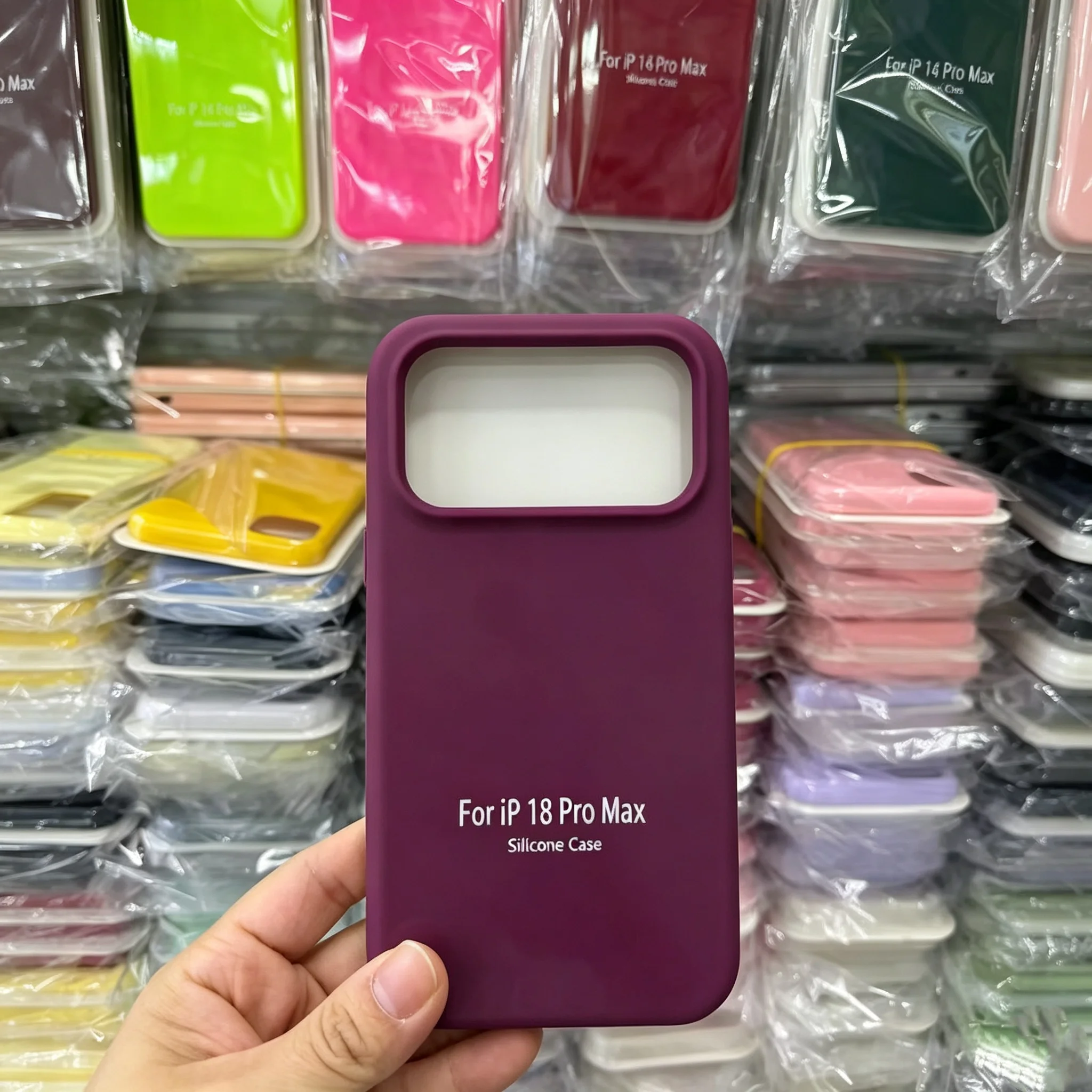 Etui na telefon z płynnego silikonu do iPhone 18 17 16 15 Pro Max Plus z flokowaną wyściółką, odporne na odciski palców, wstrząsoodporne, ochronne etui na tył.