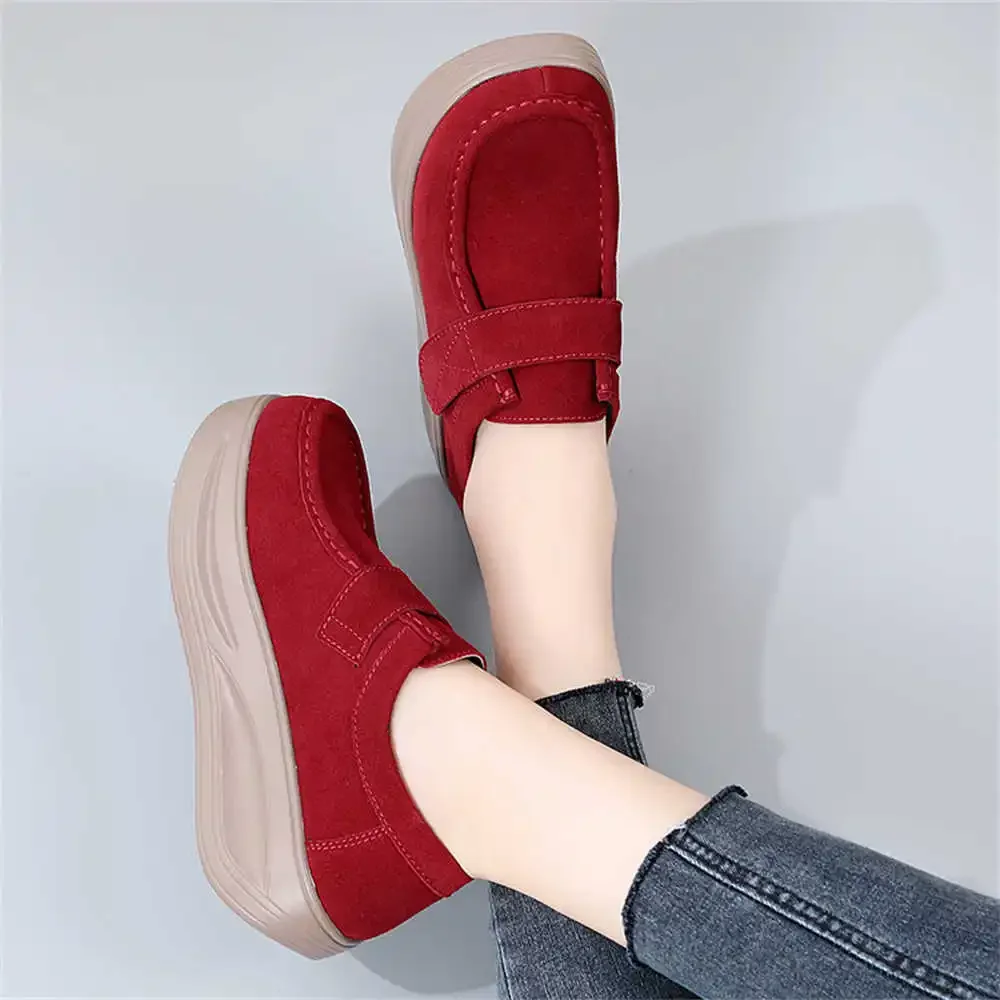 Big Sole Autumn-spring Women Flat Toe Shoes Skate Sneakers Black And White Trainers Sports Products Raning Type Footwears