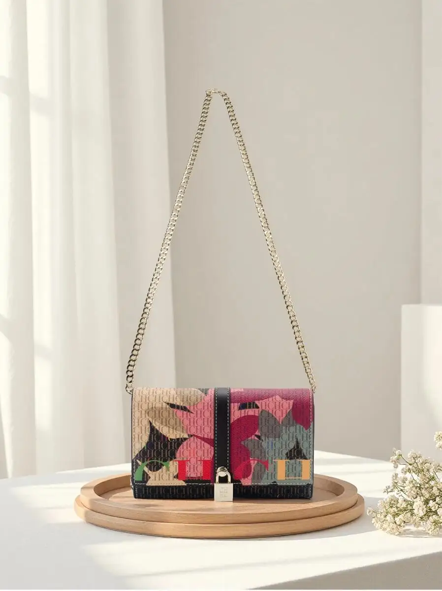 

Exquisite High-Quality Letter Printed Women's Shoulder Bag Made of High-Quality Pu Material Fashionable Women's Shoulder Bag
