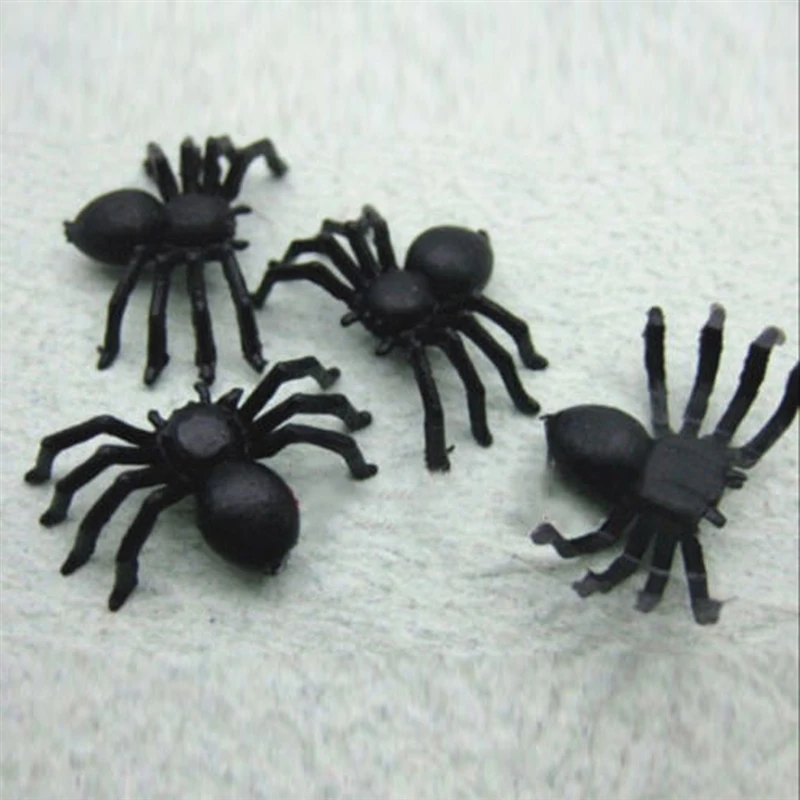 Aranhas de plástico pequeno Halloween Decorações, Preto, Luminoso, Casa assombrada, Aranha Decorar, Simulação Tricky Toy, 50pcs