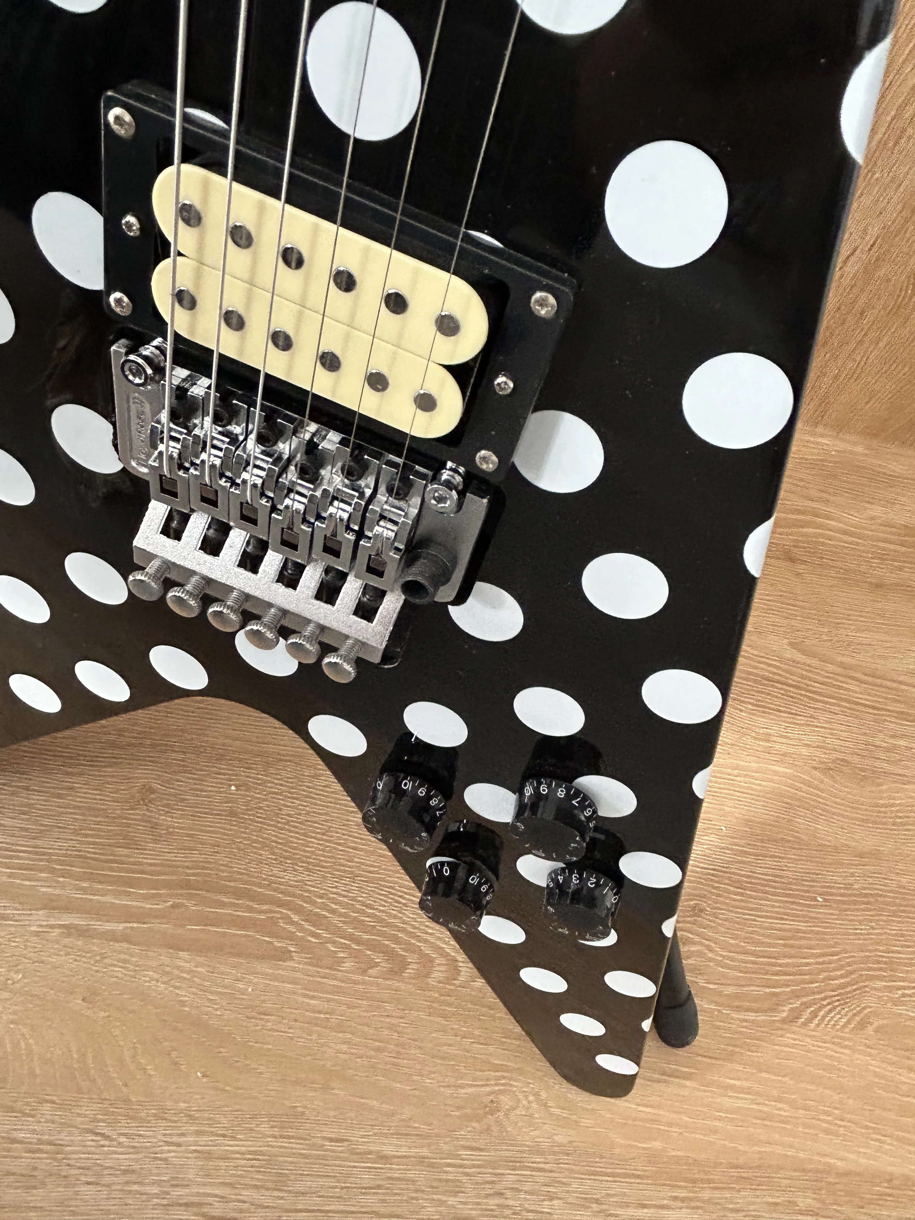 6-String Black White Polka Dot V-Shape Electric Guitar Double Locking Tremolo HH Pickups