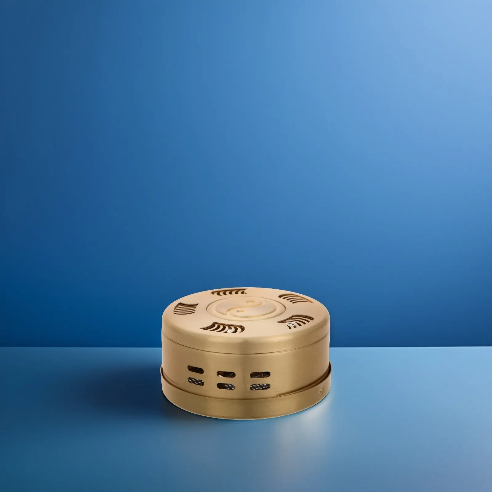 

Copper Moxibustion Box Portable Smokeless Moxa Burner For Home Use Adjustable Metal Moxibustion Device Moxa Stick Holder