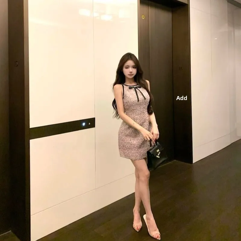 เสื้อกั๊กทรงเข้ารูปผูกเอว ดีไซน์ประดับพู่ห้อย กระโปรงทรงห่อหุ้ม ผ้าคอตตอน 100% สำหรับผู้หญิง