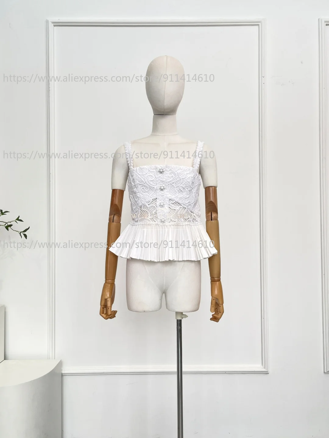 

2026 Elegant White Sleeveless Lace Ruffles Frilled Blouses Tops for Women