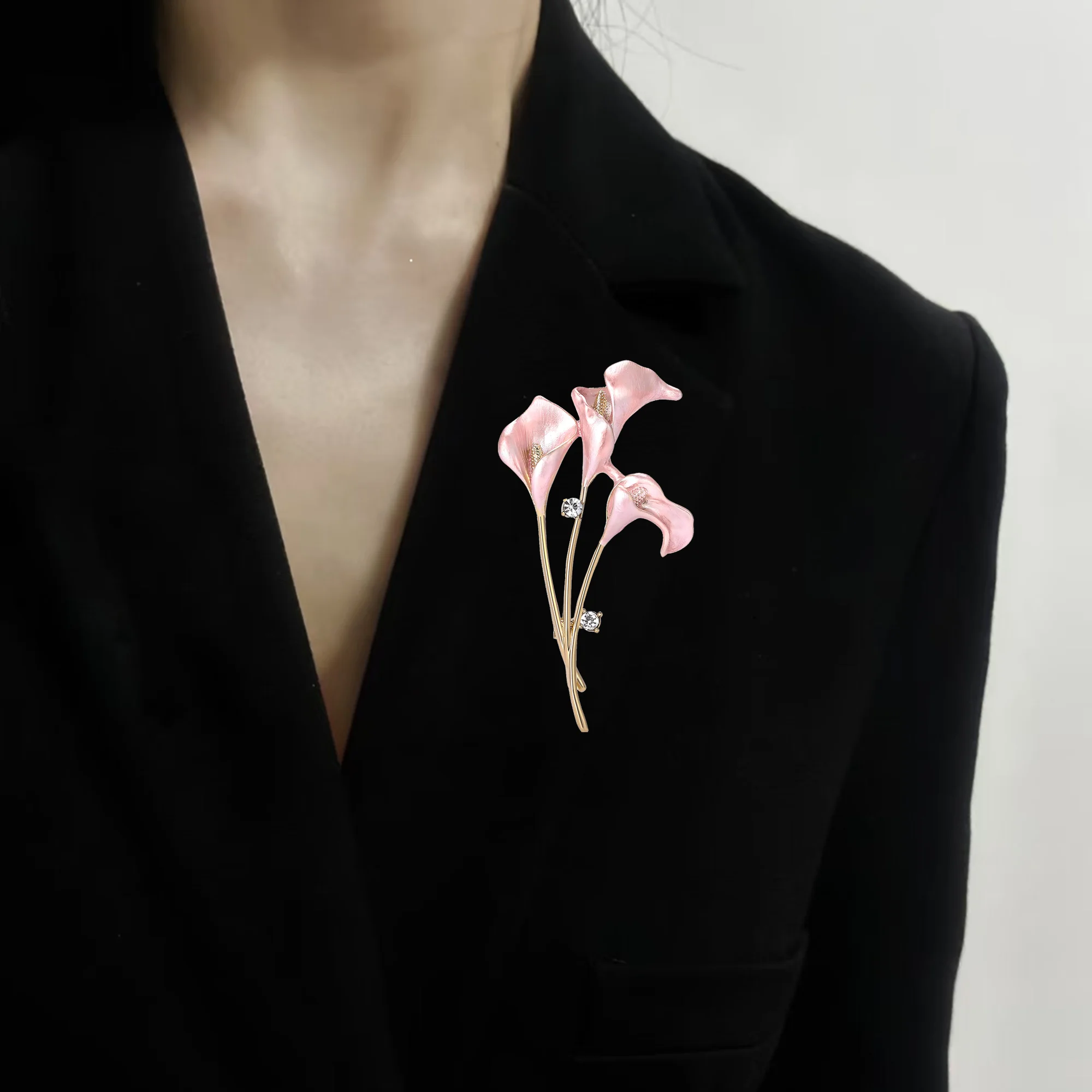 Beaut&Berry Trendy Enamel Magnolia Brooches for Women Unisex Plant Flower Pins Casual Party Jewelry Accessories Gift Decoration