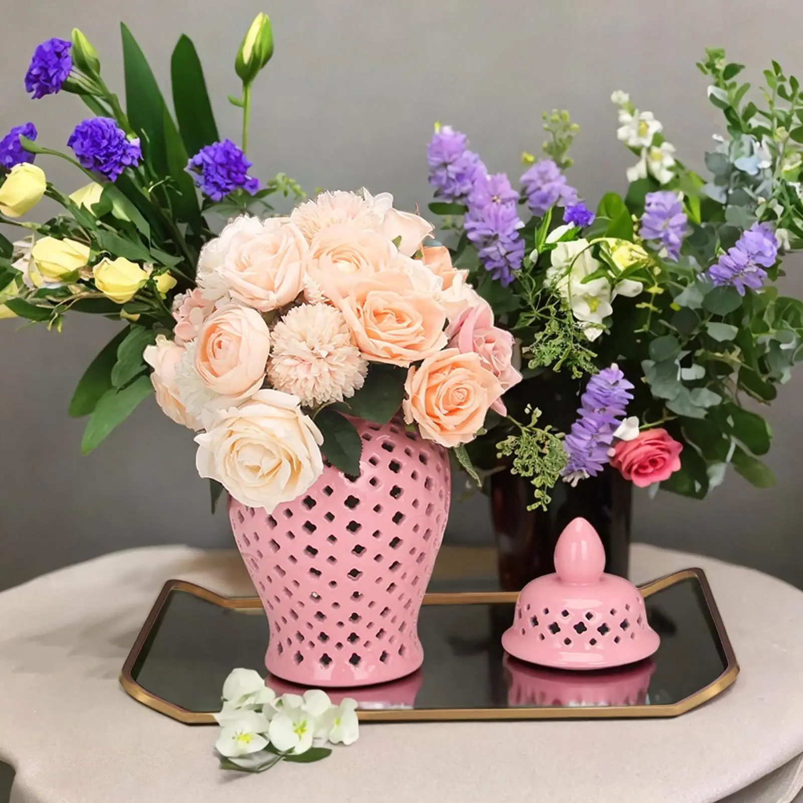 Porcelain Ginger Jar Hollow Out Decorative Ceramic Vase with Lid Table Ornament for Living Room Floral Arrangement