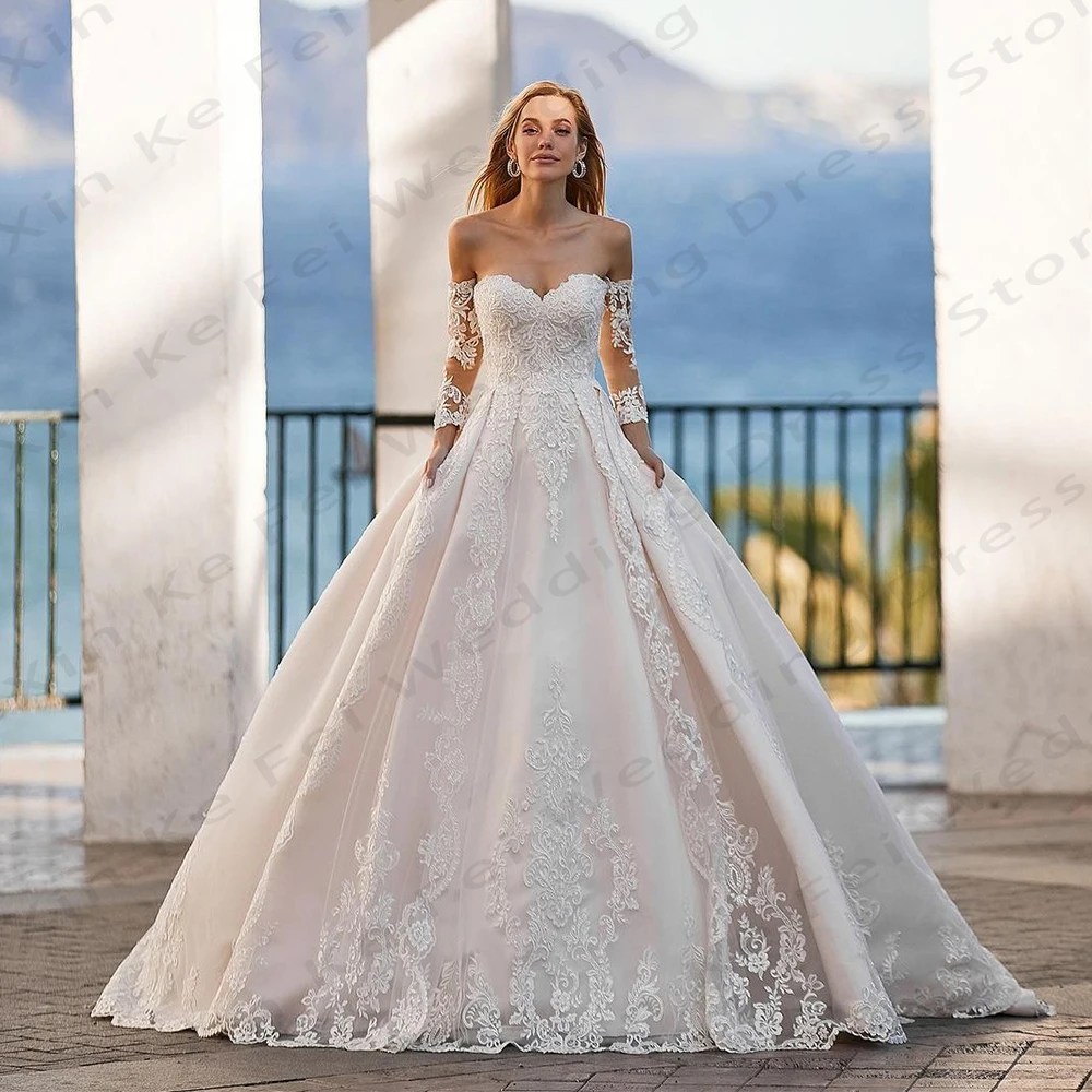 

Beautiful Lace Applique Wedding Dresses Luxury Off Shoulder Sexy Backless Fluffy Princess Style Simple Mopping Bridal Gowns 2024