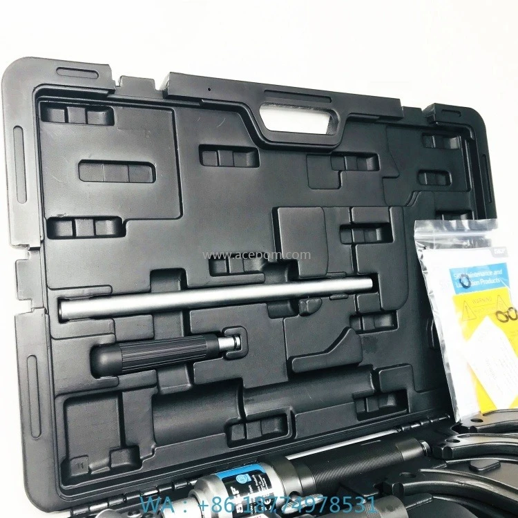 Zestaw do demontażu z siłami nacisku do 100 kN (11,2 tony amerykańskie), hydrauliczny wrzeciono do łatwego demontażu.