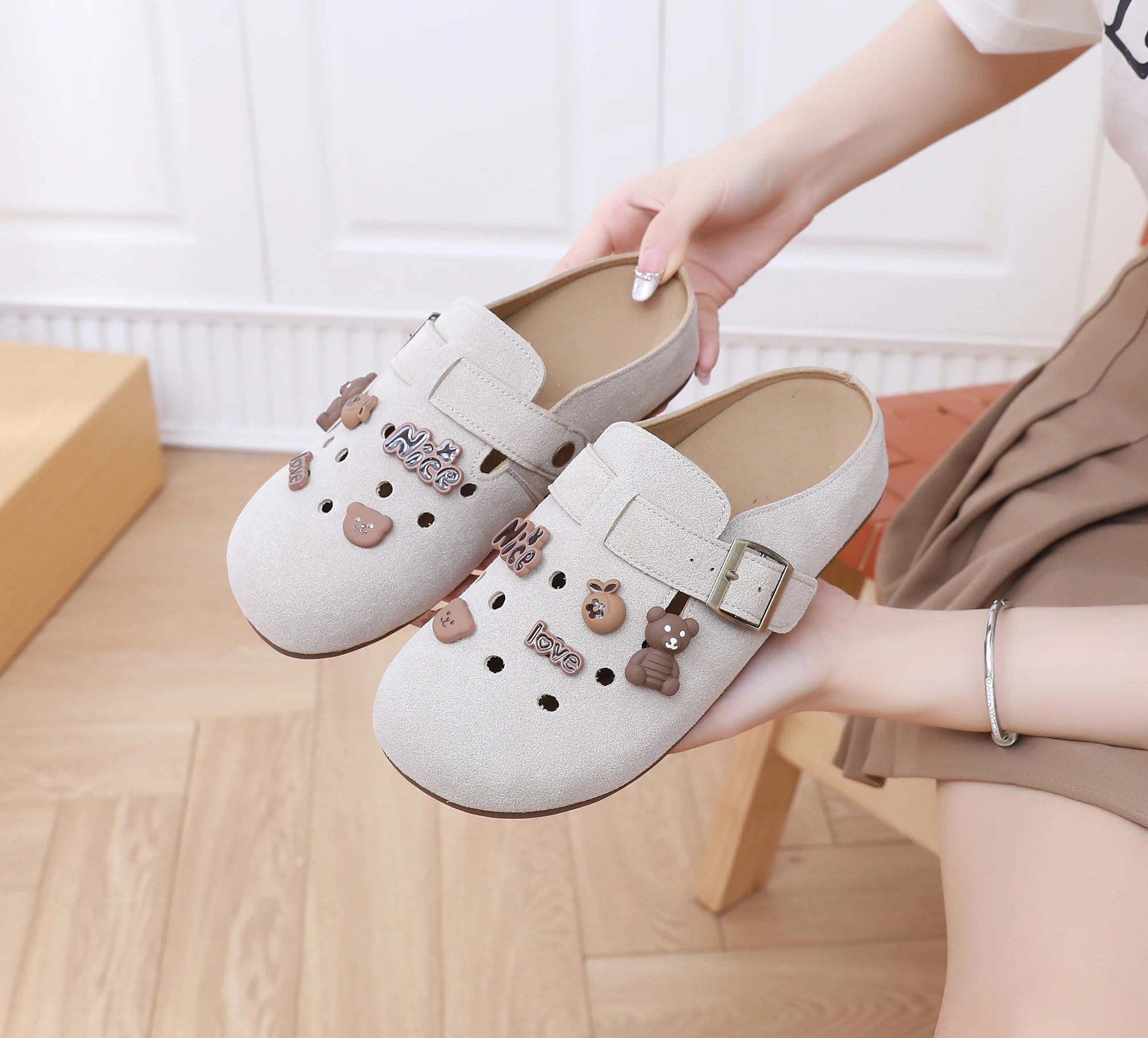 2025 ฤดูร้อนใหม่ Retro แฟชั่น Birkenstock กระเป๋ารองเท้าแตะผู้หญิงสวมใส่สบายๆสบายๆสบายๆรองเท้าผู้หญิง