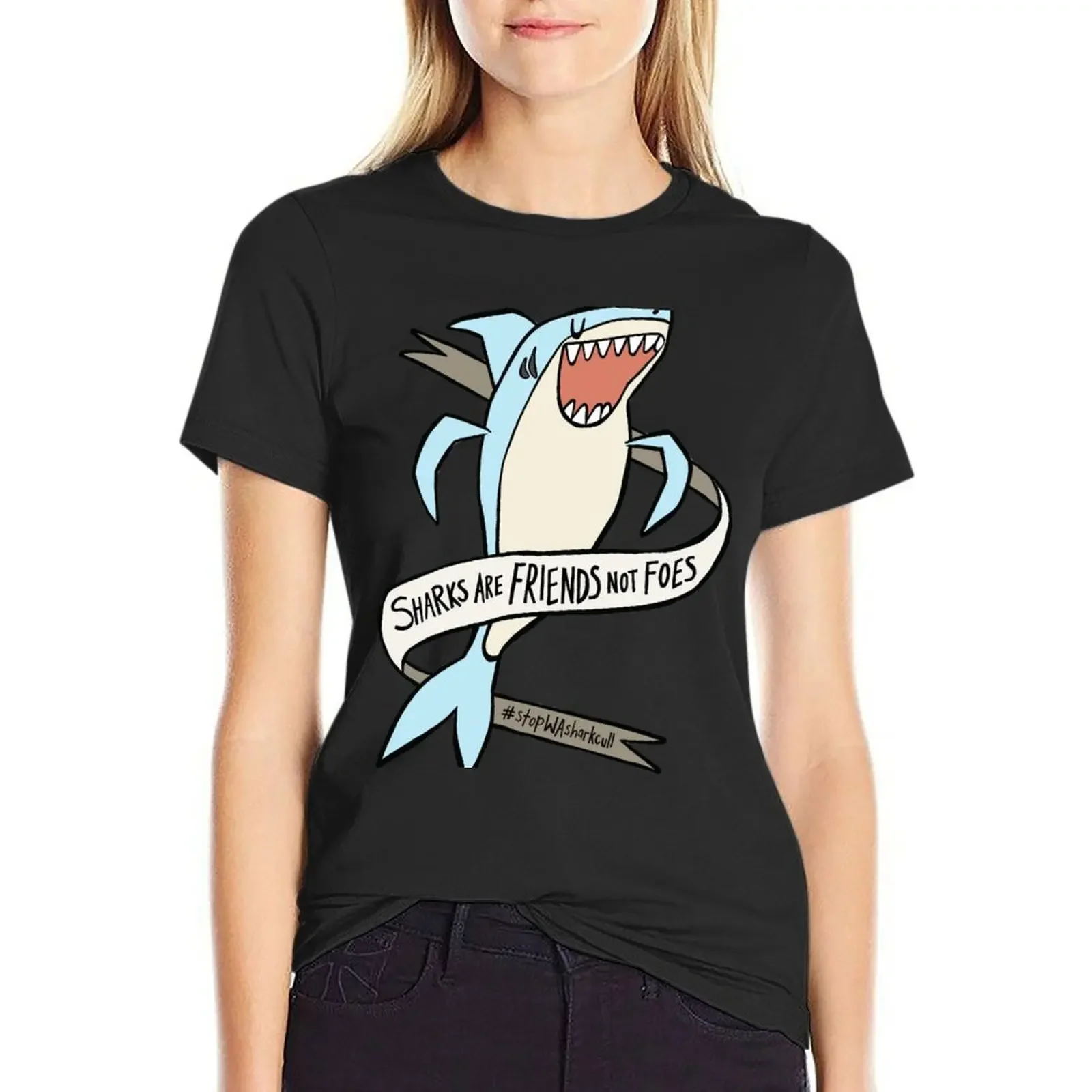 

Дорогой премьер Аарретт: акулы друзья, а не ноги Футболка с графикой женские пот белые футболки для женщин