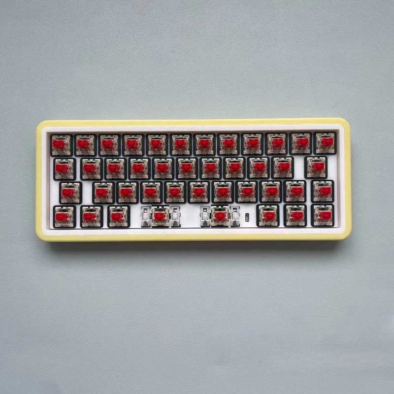 

NEW 40% Keyboards Custom 42 Keys Hot Swappable Bluetooth 2.4G Wireless Mechanical Keyboard Kit 3D Case RGB Backlight Support Via