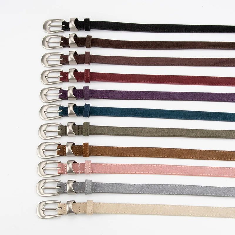 女性用レトロニッチフロストベルト、シルバーバックル、ジーンズとシンプルで多用途、インスタイルの本革ベルト