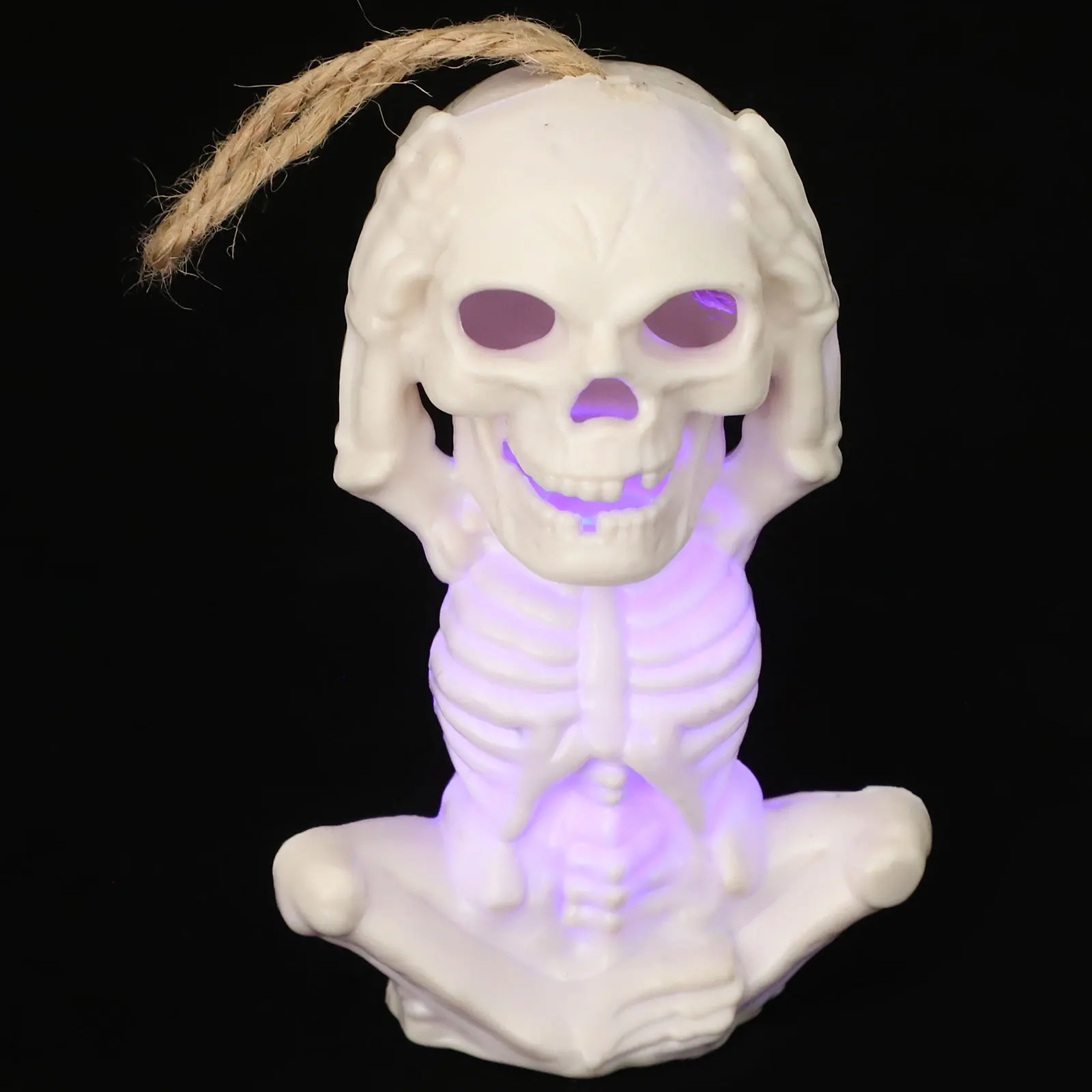 

Skull Lamp with LED Light for Halloween Decorations Plastic Desktop Ornament Haunted House Party Atmosphere Lighting