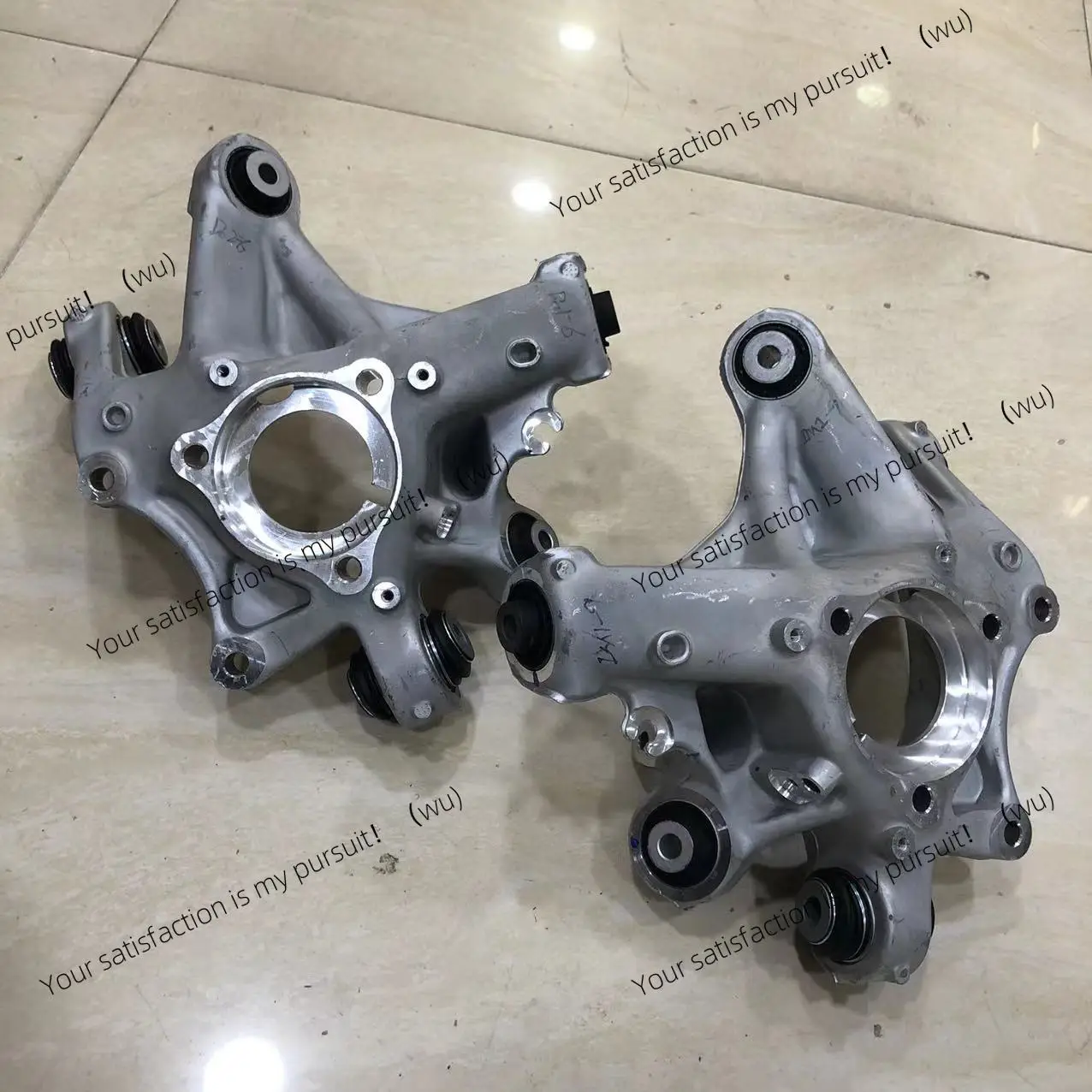 Suitable for Tesla MODEL3 rear claw steering knuckle 1044411-00-G/1044416-00-G