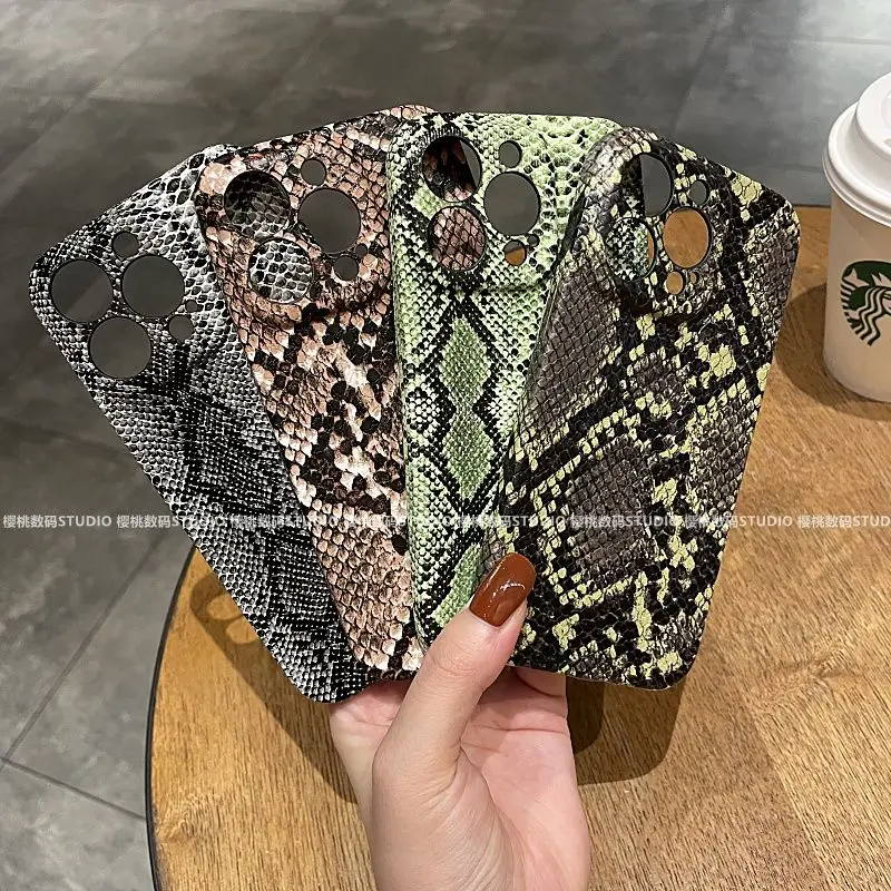 Personalized luxury design simulation snakeskin pattern is suitable for iphone 15 promax 13 14 pro imitation leather phone case