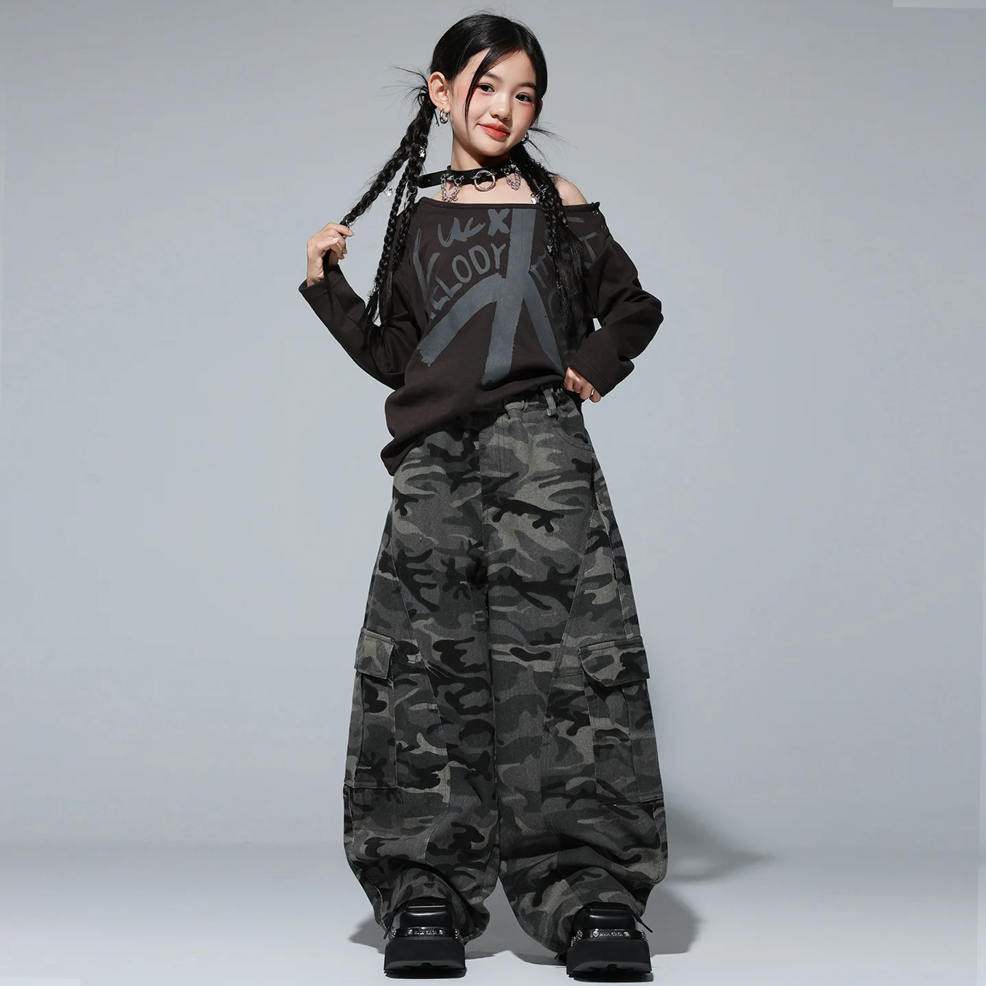 طفل Kpop الهيب هوب الملابس القهوة المنحدر الكتف تي شيرت كامو عادية الشارع البضائع السراويل الفضفاضة للفتيات أزياء رقص الملابس #2