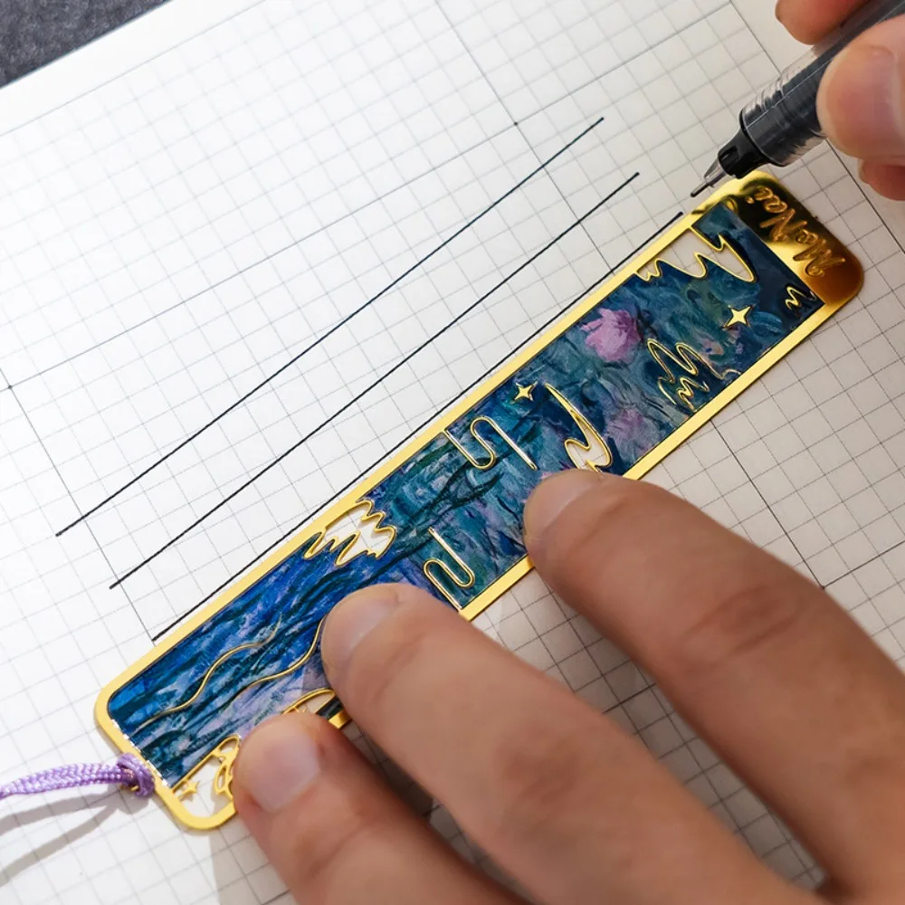 إشارة مرجعية معدنية مجوفة على الطراز الصيني الكلاسيكي، علامة صفحة محمولة بنمط تقليدي، هدية تذكارية ثقافية للعودة إلى المدرسة