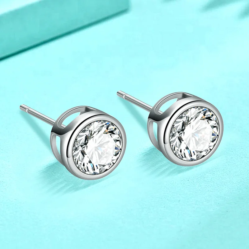 

Elegant S925 Silver Round Zircon Stud Earrings for Women – Classic Bezel Setting