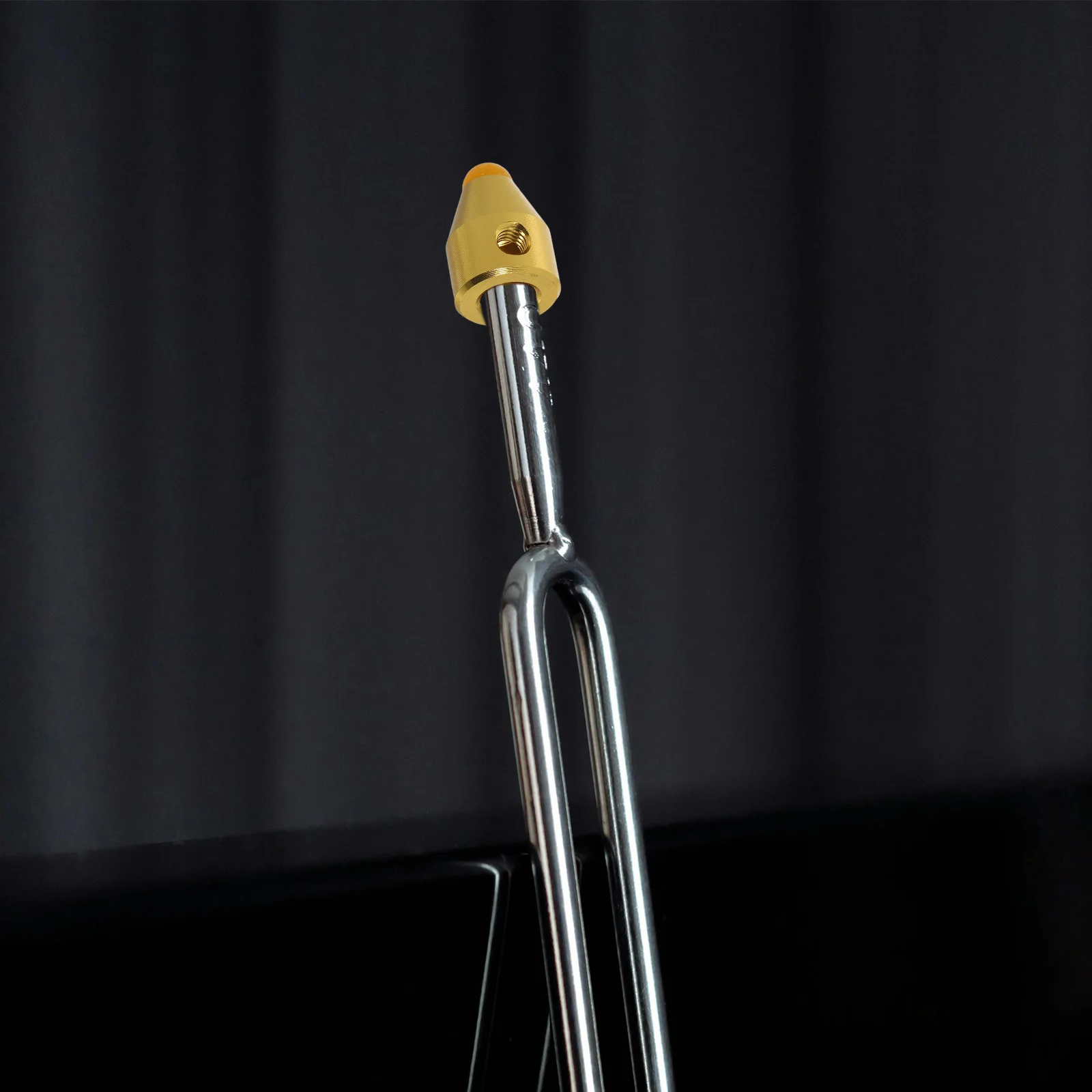 

1Set Aluminum Alloy Tuning Fork Base Universal Stable Holder for Music Therapy Relaxation Enhanced Sound Quality