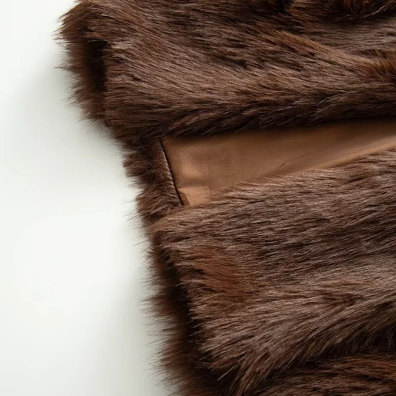 2025 가을 신상 여성 패션, 다용도 인조 모피 효과의 큰 라펠 코트.