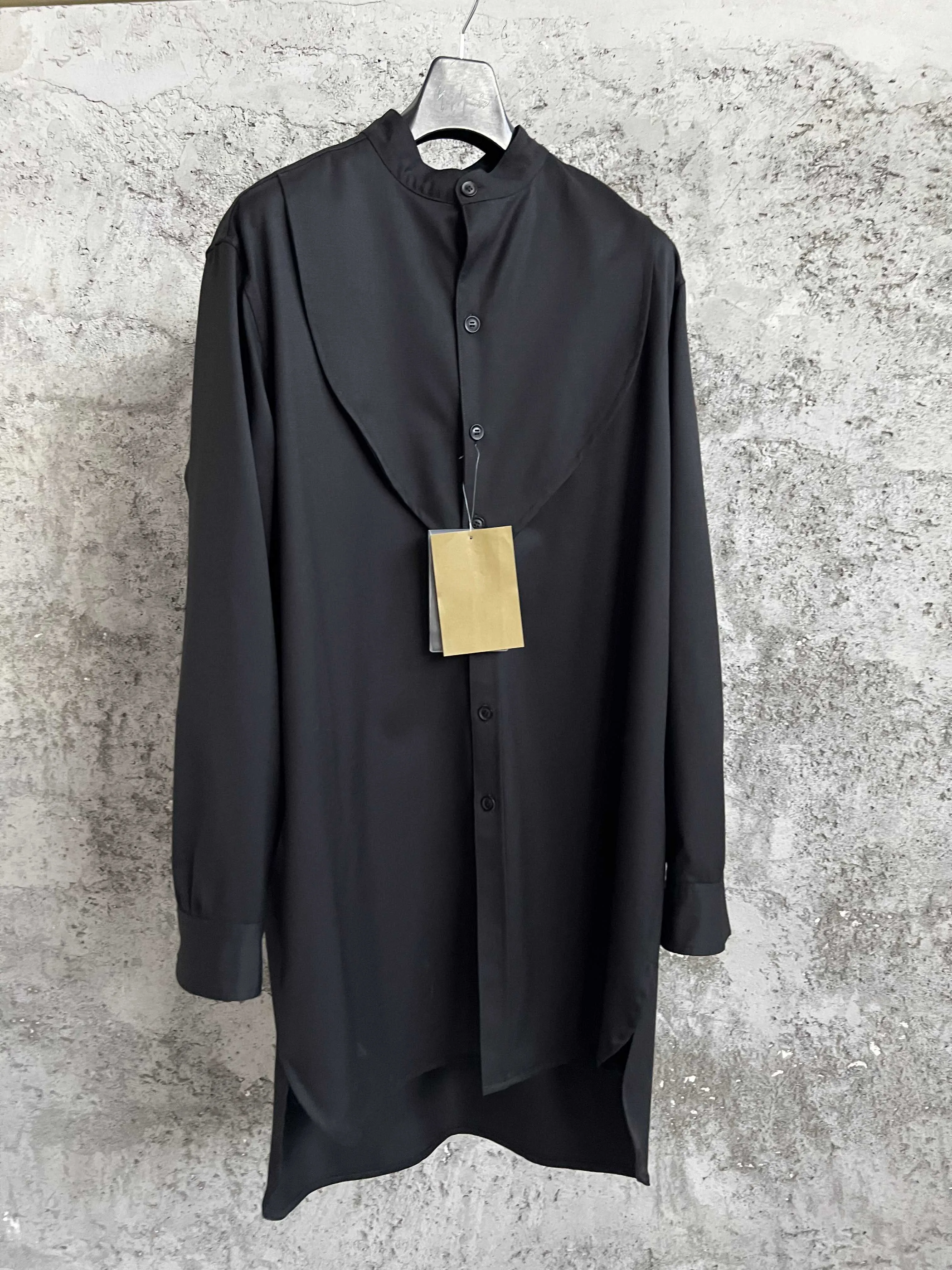 Original design, solid-color wool design, front opening, long-sleeved stand-up collar, elegant shirt