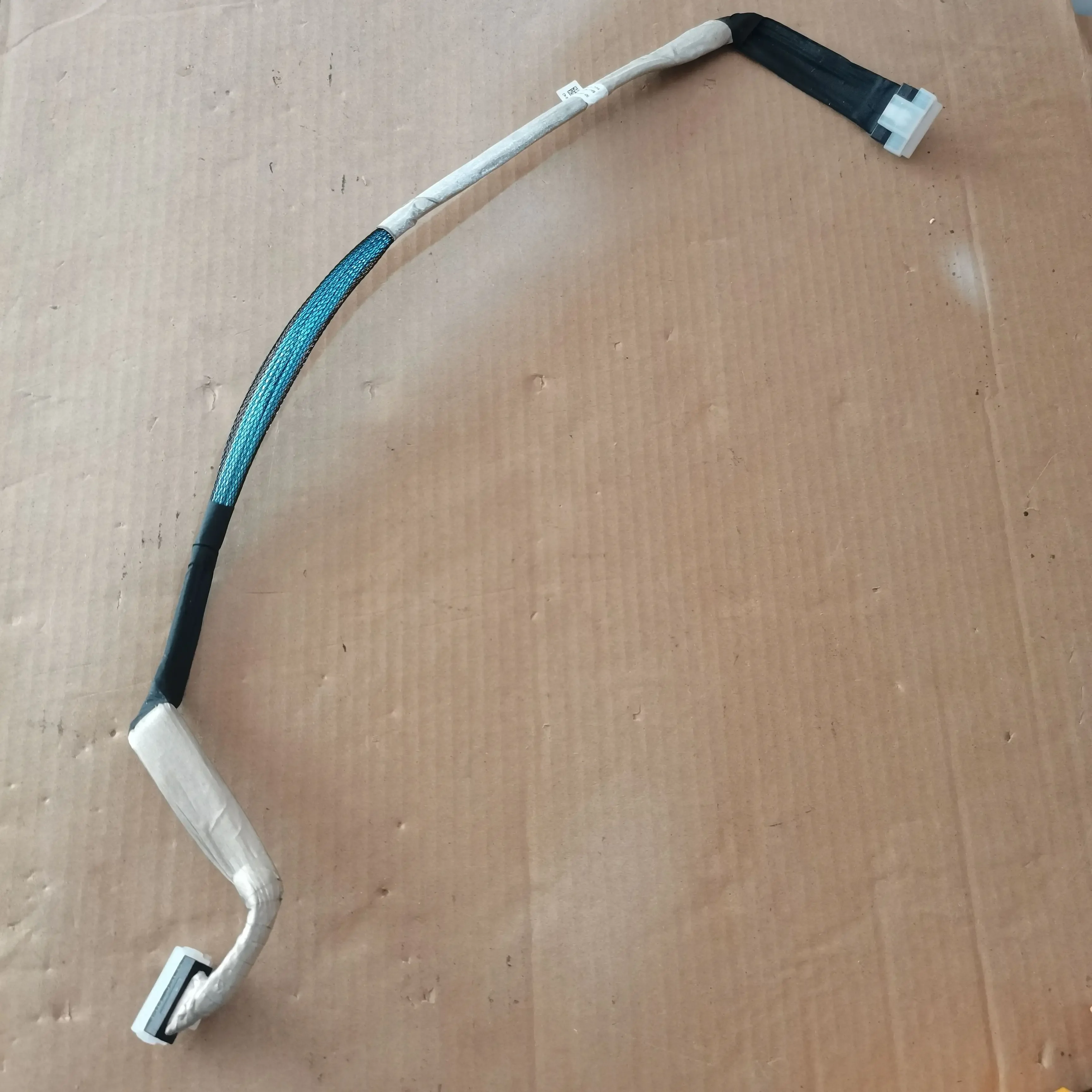 New For Dell PowerEdgeR6525 Server FcrtlA Backplane to SL8 Data Cable M7YH9