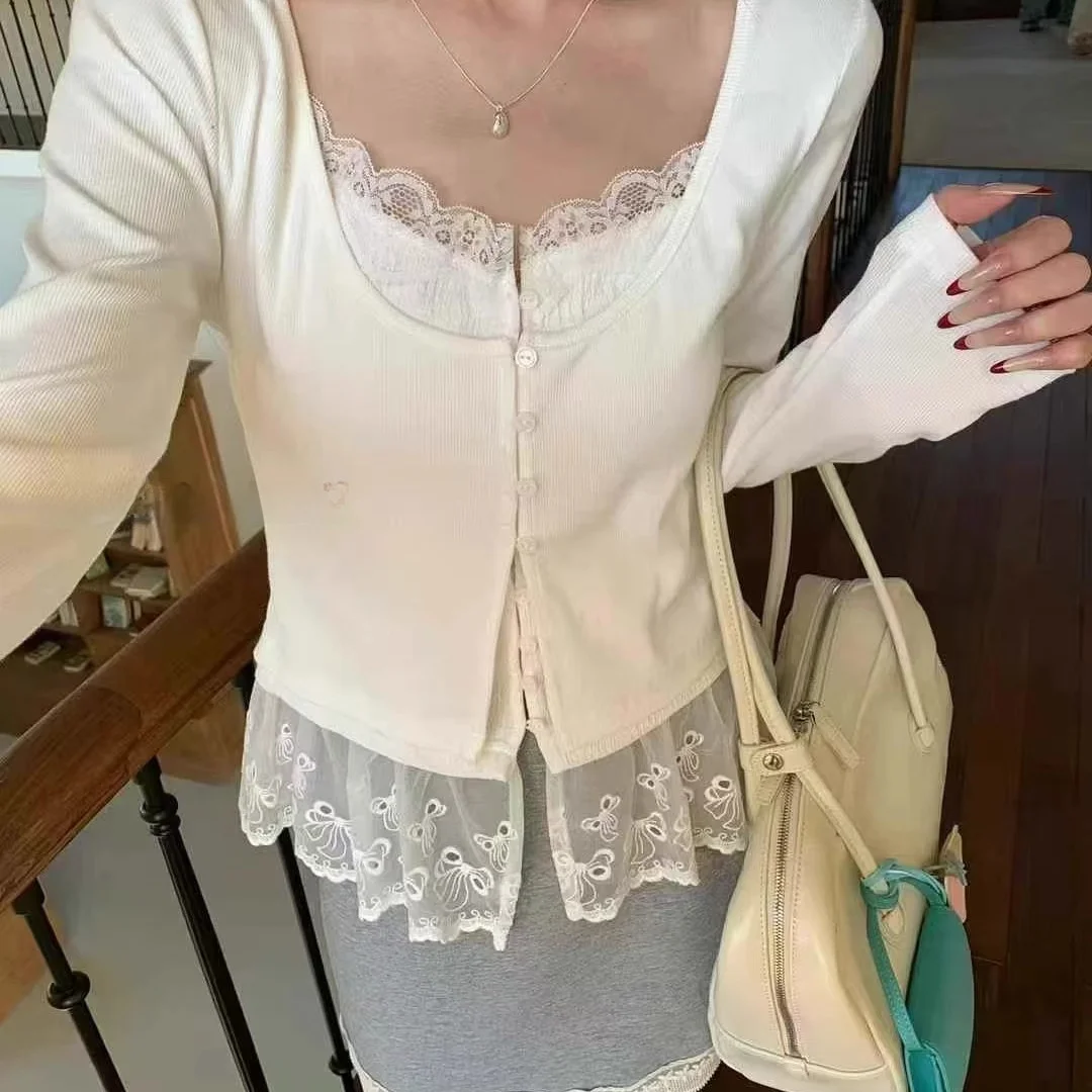 Bluzka damska plus size 300, słodka i pikantna, długa, wiosenna, w stylu koreańskim, z koronkowymi wstawkami, wyszczuplająca, bazowa.