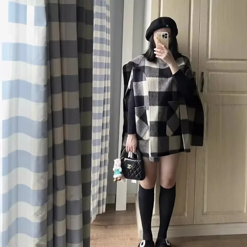 

Wool cape French, vintage temperament shawl versatile pocket woolen coat