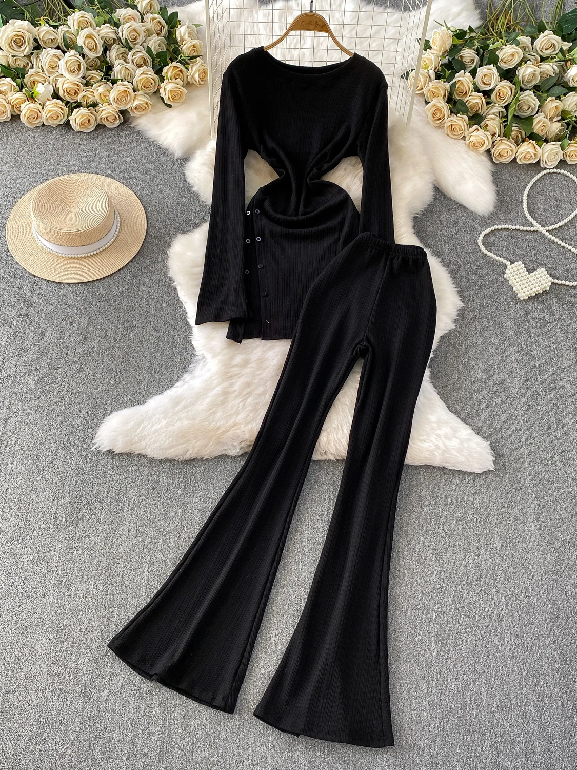 

Casual Slim Fit Bell Bot Pants Set High Waist T-irt Mid-Length Design Anti-Wrinkle Functionali Autumn Collection