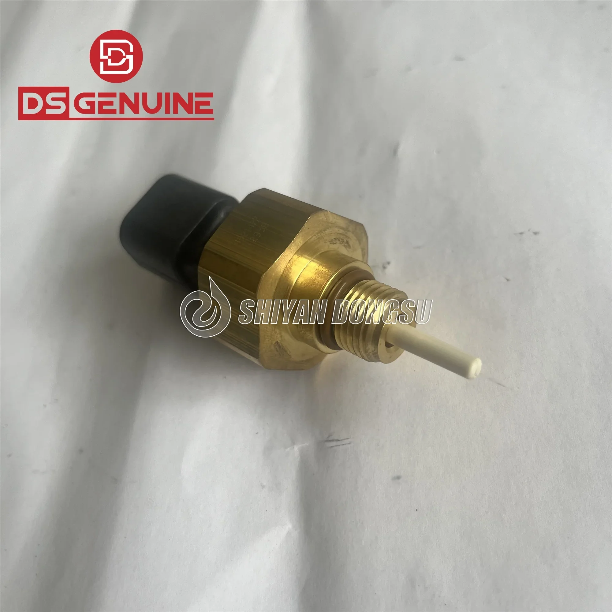 Original XCEC QSM11 ISM11 M11 Diesel Oil Pressure Sensor 4921477