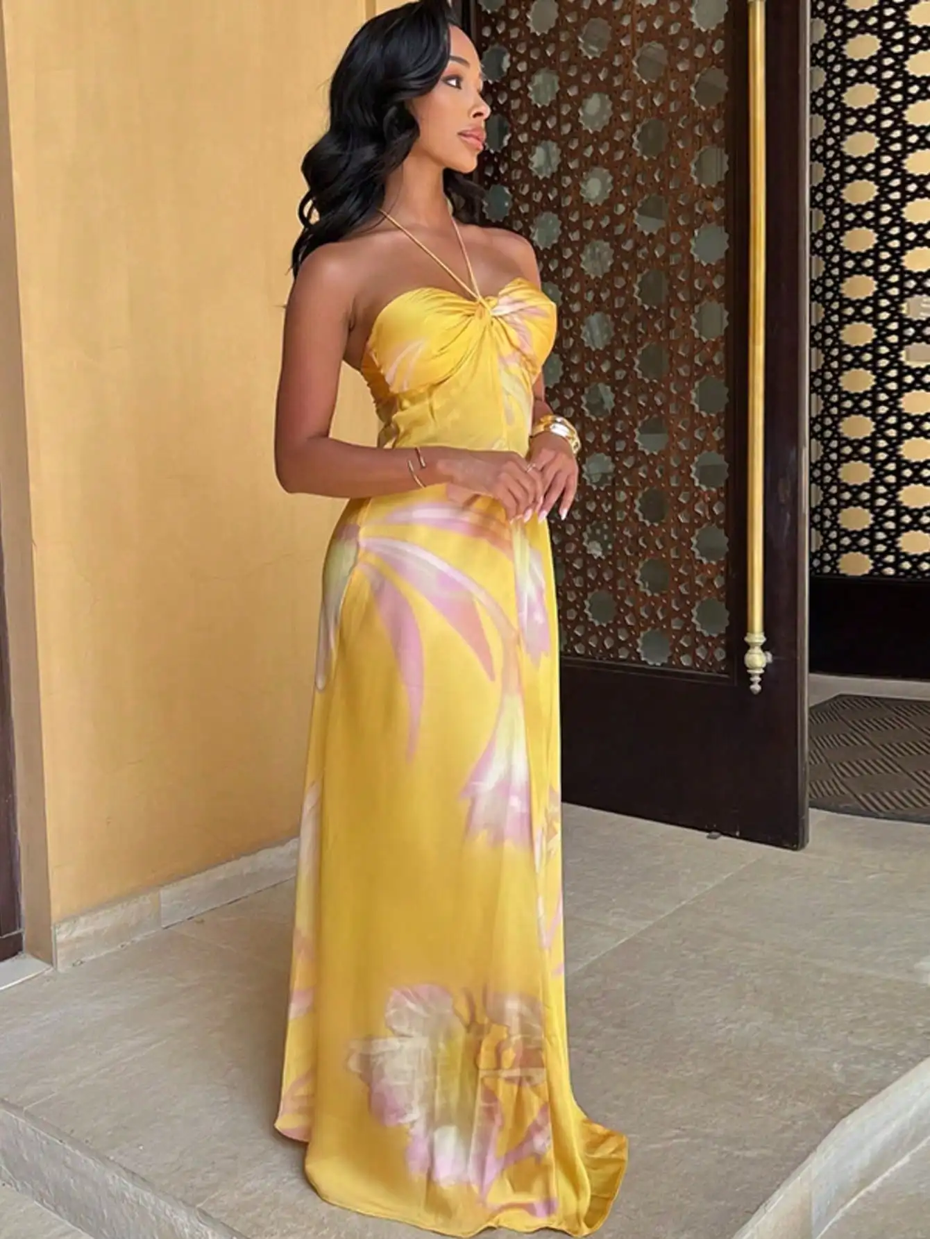 

Yellow Floral Halter Neck Maxi Dress with Flowy Skirt for Summer Events