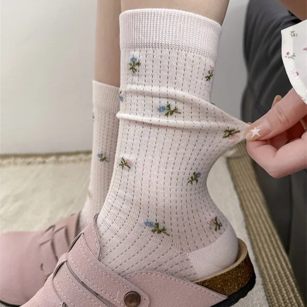 Spring Summer Seamless Thin Mesh Floral Vintage Mid-Calf Socks Women's Breathable Versatile Cardigan Wholesale Transparent Desig
