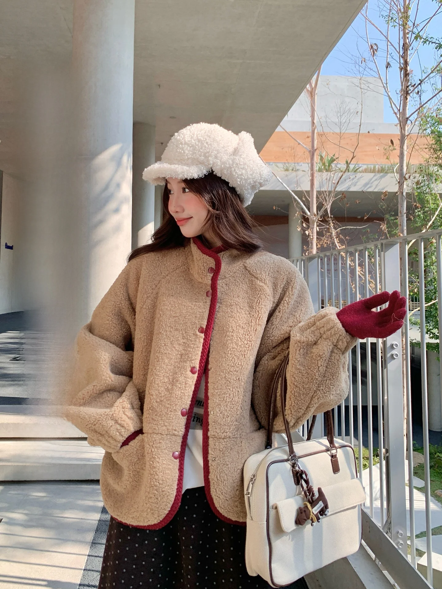 

Корейская свободная куртка из овечьей шерсти для женщин, комбинированная из кожи и меха, теплая, с хлопковой подкладкой, на пуговицах, с воротником, повседневная верхняя одежда